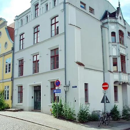 Am Kniepertor In Der Altstadt Daire Stralsund